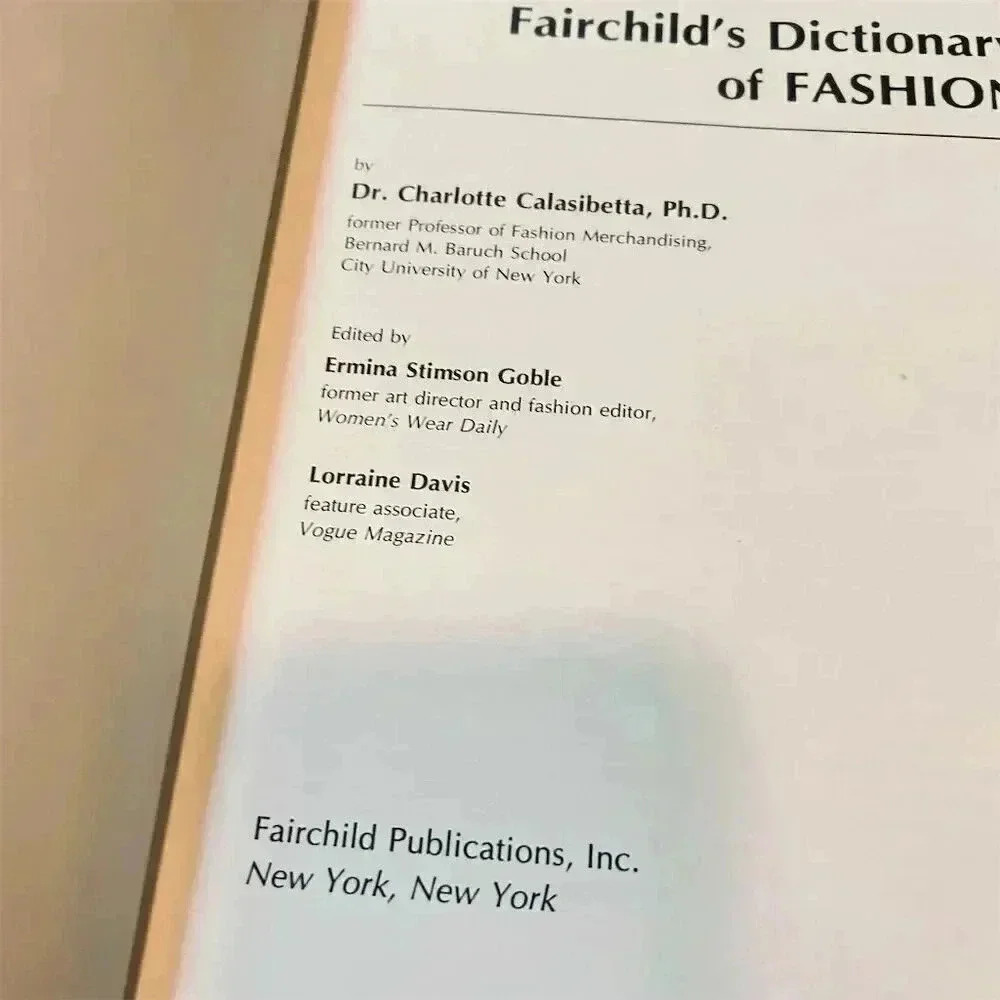 Fairchild's Dictionary of Fashion 2nd Edition Hardcover Reference Book - Picture 4 of 6